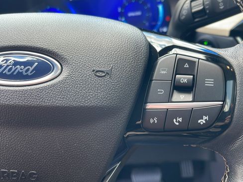 Used 2022 Ford Escape Titanium w/ Titanium Elite Package AWD/4WD image 18
