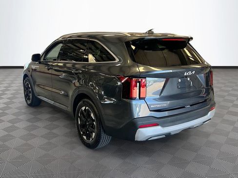 Used 2024 Kia Sorento S FWD image 5
