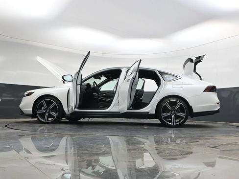 Used 2024 Honda Accord Sport image 39