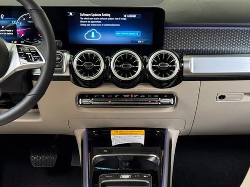 Certified 2025 Mercedes-Benz GLB 250 image 8