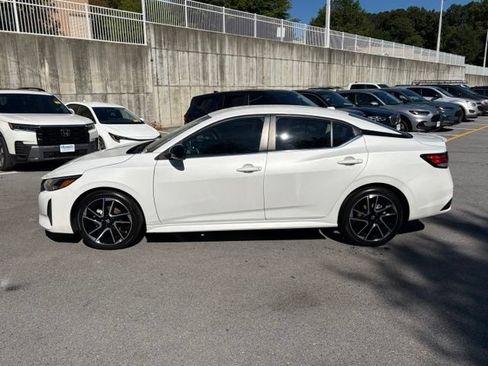 Used 2024 Nissan Sentra SR FWD image 4
