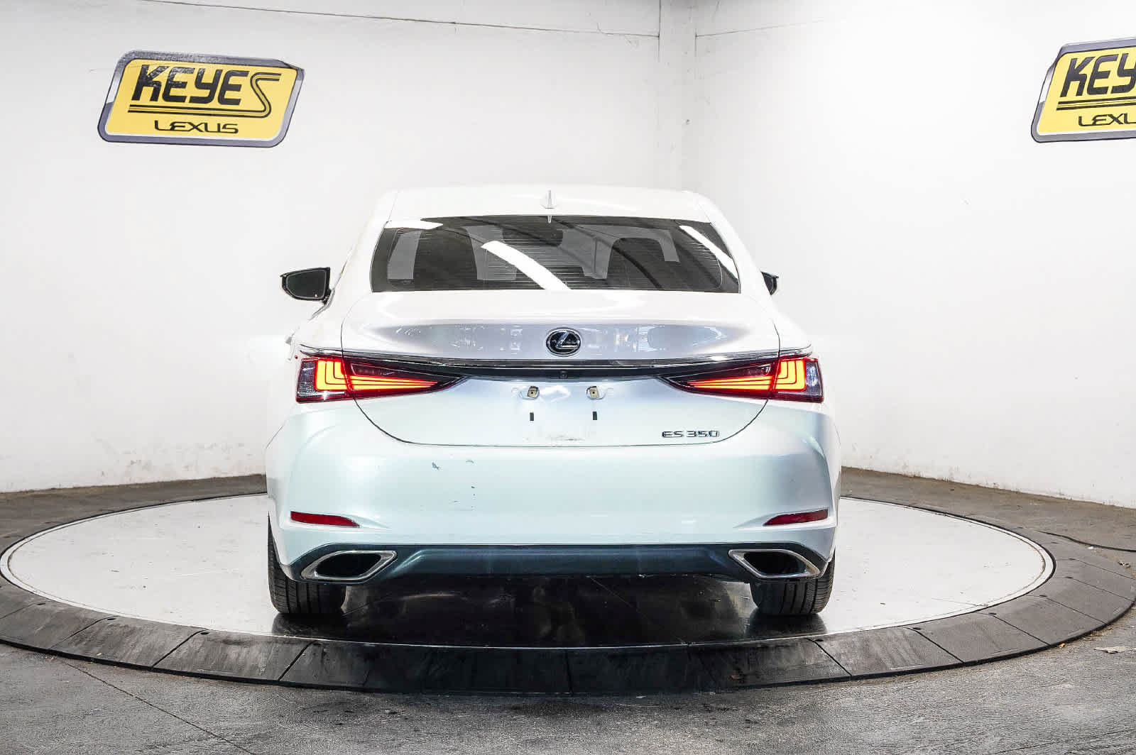 Used 2021 Lexus ES 350 w/ Accessory Package 2 FWD image 3