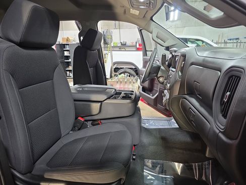 Used 2021 Chevrolet Silverado 1500 Custom Trail Boss AWD/4WD image 10