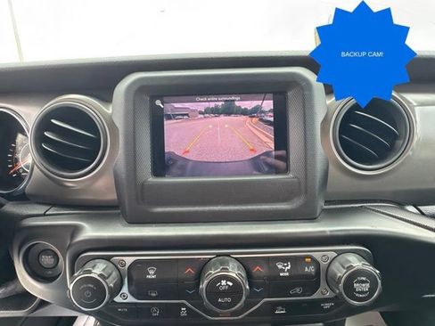 Used 2021 Jeep Gladiator Sport AWD/4WD image 18