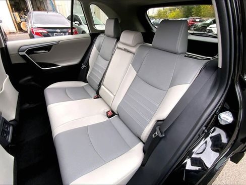 Used 2025 Toyota RAV4 Limited image 20