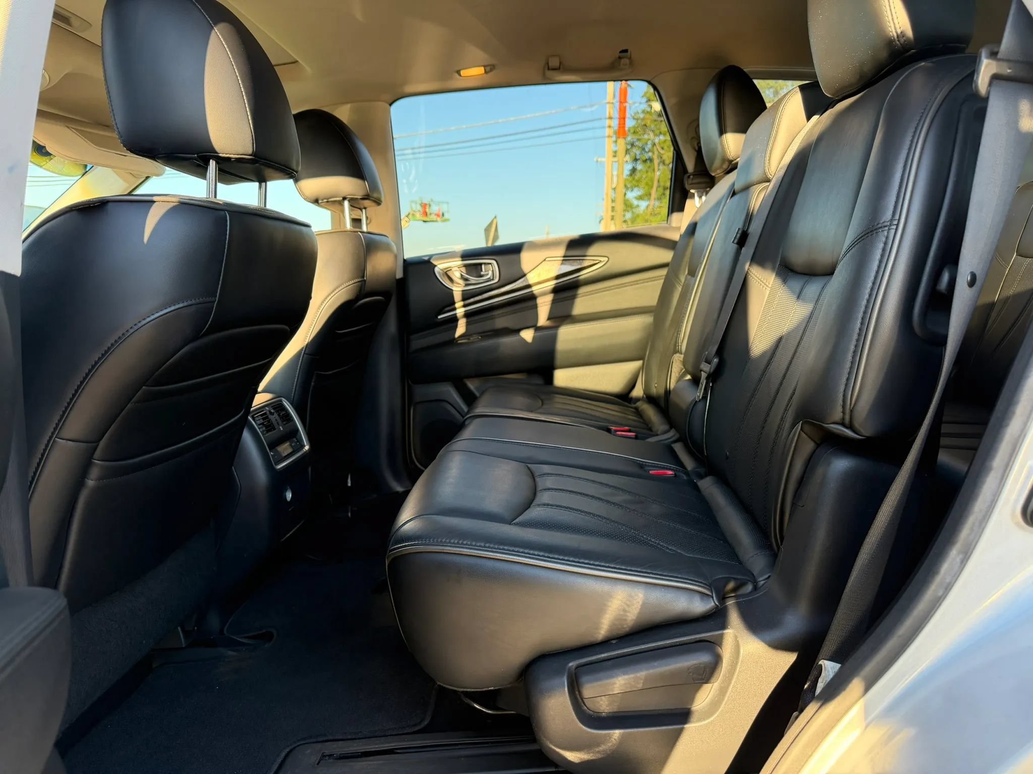 Used 2013 INFINITI JX35 FWD w/ Cargo Pkg image 14