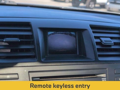 Used 2012 Toyota Highlander SE w/ Tow Pkg image 32