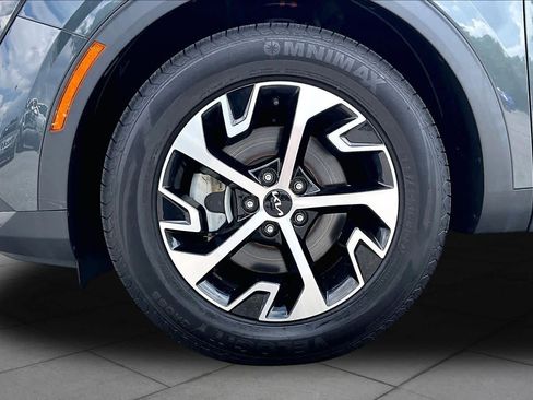 Used 2023 Kia Sportage EX FWD image 11