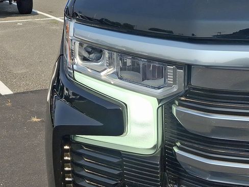 Certified 2024 Chevrolet Silverado 1500 High Country AWD/4WD image 9