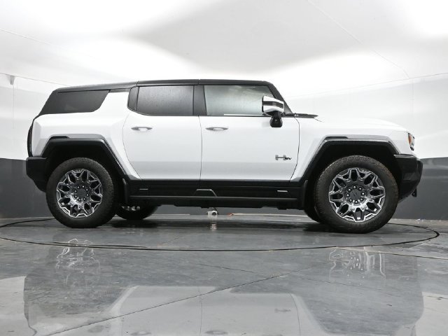Used 2025 GMC Hummer EV 3X w/ LPO, Cargo Utility Package AWD/4WD image 38