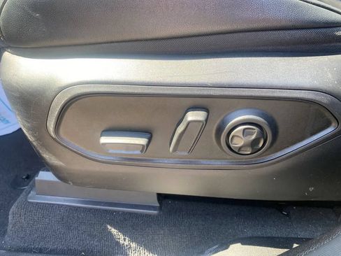 Used 2023 Jeep Grand Cherokee L Limited AWD/4WD image 12