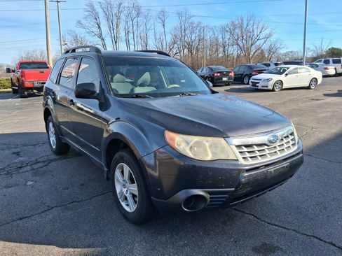 Used 2013 Subaru Forester 2.5X AWD/4WD image 3