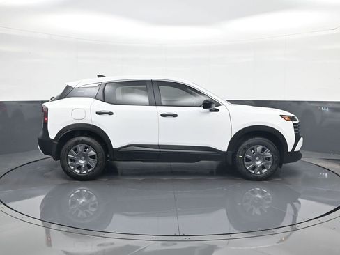 New 2026 Nissan Kicks S image 8