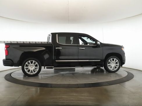 Used 2024 Chevrolet Silverado 1500 High Country w/ High Country Premium Package image 6