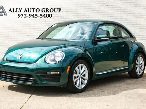 Used 2017 Volkswagen Beetle 1.8T S FWD image 1