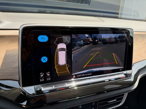 Certified 2025 Volkswagen Atlas SE w/ Panoramic Sunroof Package AWD/4WD image 19