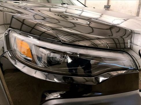 Used 2020 Jeep Cherokee Trailhawk AWD/4WD image 27