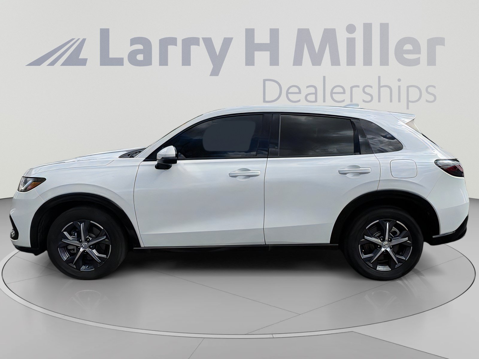 Used 2025 Honda HR-V EX-L image 2