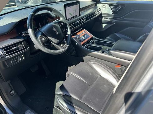 Used 2020 Lincoln Aviator Reserve w/ Equipment Group 201A AWD/4WD image 17