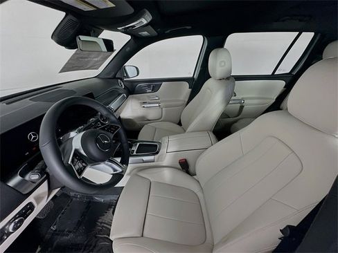 Certified 2025 Mercedes-Benz GLB 250 image 20