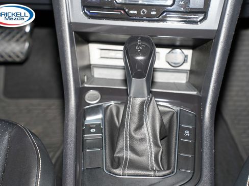 Used 2022 Volkswagen Tiguan SE FWD image 26