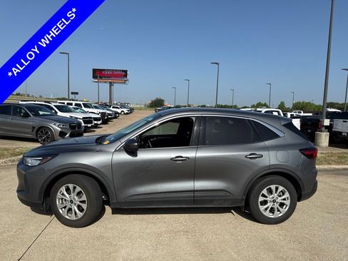Used 2024 Ford Escape Active w/ Tech Pack #2 FWD image 3