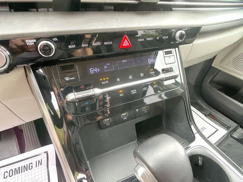 Used 2022 Kia Carnival SX image 20