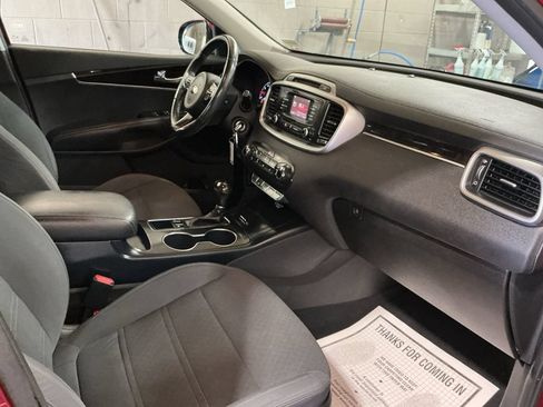 Used 2016 Kia Sorento FWD w/ LX Convenience Package image 25