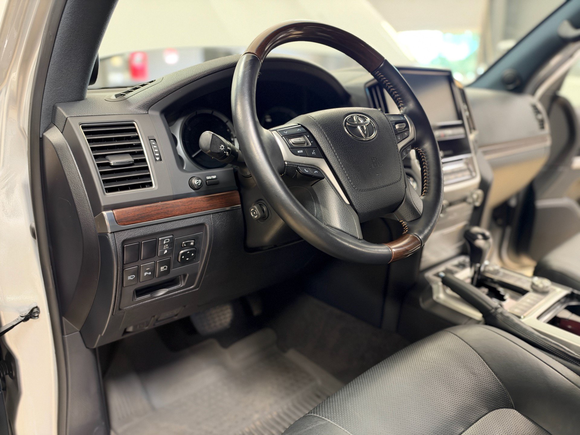 Used 2021 Toyota Land Cruiser Heritage Edition AWD/4WD image 22