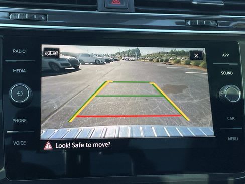 Used 2023 Volkswagen Tiguan SE R-Line image 26