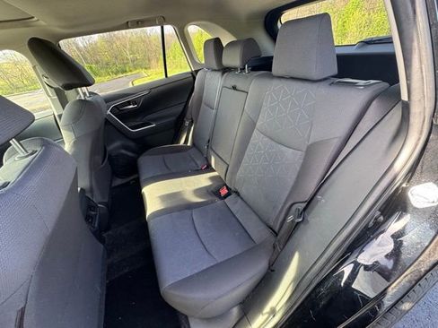 Used 2021 Toyota RAV4 XLE w/ Convenience Package image 12