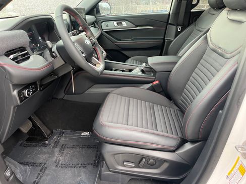 New 2026 Ford Explorer ST-Line w/ ST-Line Street Pack AWD/4WD image 16