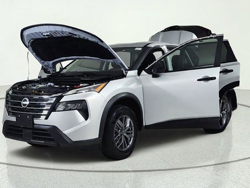 Used 2024 Nissan Rogue S AWD/4WD image 10