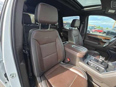 Used 2022 GMC Sierra 1500 Denali w/ Denali Reserve Package AWD/4WD image 13