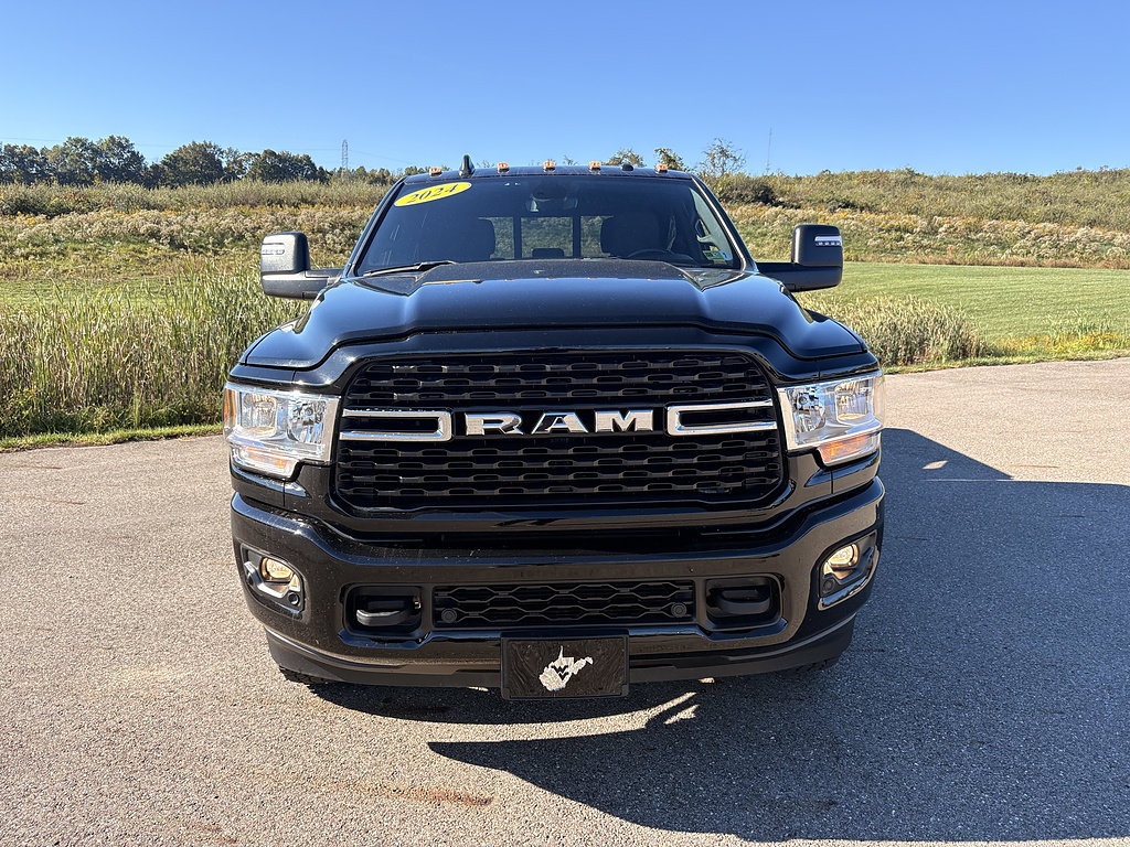 Used 2024 RAM 3500 Big Horn w/ Level 2 Equipment Group AWD/4WD image 8
