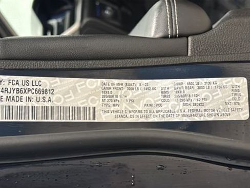 Used 2023 Jeep Grand Cherokee 4WD 4xe image 37