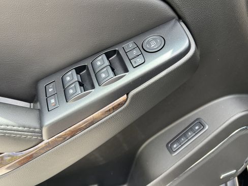 Used 2019 Chevrolet Tahoe LT RWD image 13