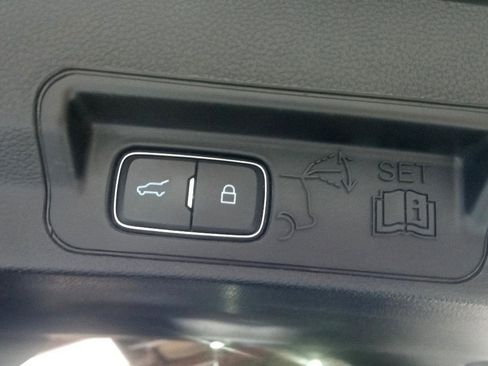 Used 2020 Ford Explorer XLT w/ Equipment Group 202A AWD/4WD image 17