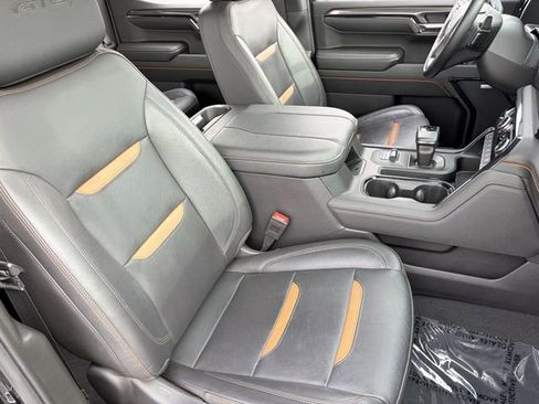 Used 2024 GMC Sierra 1500 AT4 w/ Technology Package AWD/4WD image 19