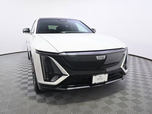 New 2025 Cadillac Lyriq Sport image 9