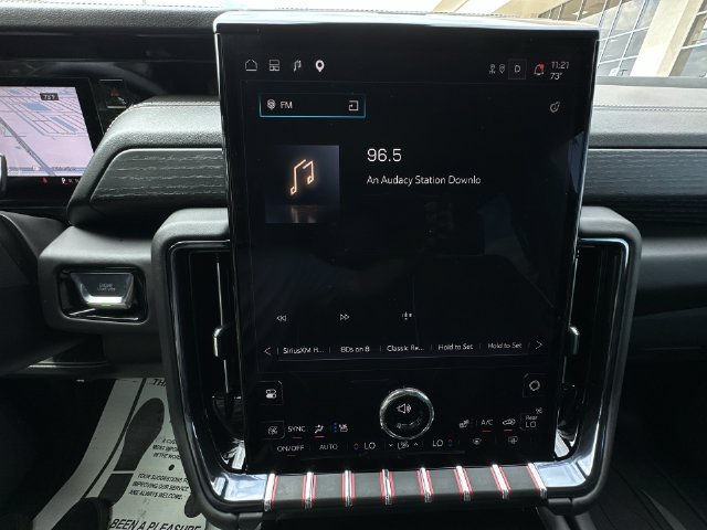 Certified 2025 GMC Yukon XL AT4 Ultimate AWD/4WD image 24