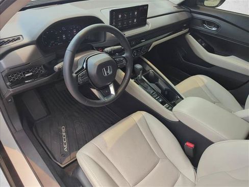 Used 2025 Honda Accord Touring image 8