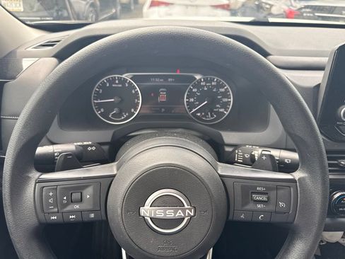 Used 2024 Nissan Pathfinder S FWD image 14