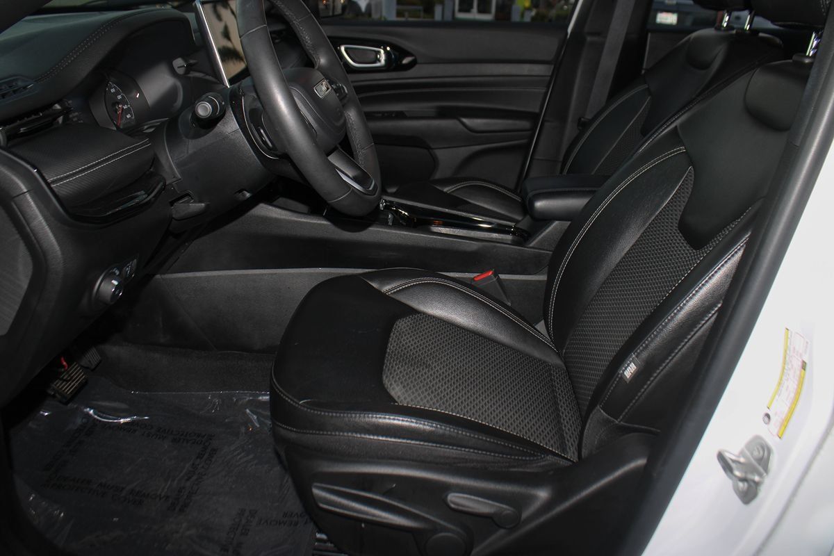 Used 2023 Jeep Compass Latitude AWD/4WD image 14