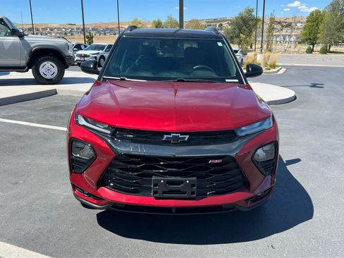 Used 2023 Chevrolet TrailBlazer RS w/ Convenience Package AWD/4WD image 3