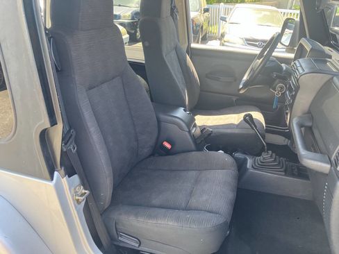 Used 2003 Jeep Wrangler X AWD/4WD image 27