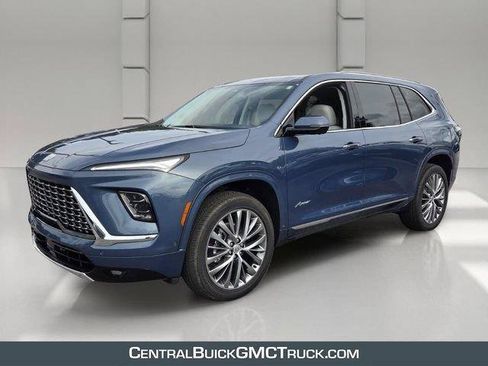 Used 2026 Buick Enclave Avenir w/ Super Cruise Package FWD image 1