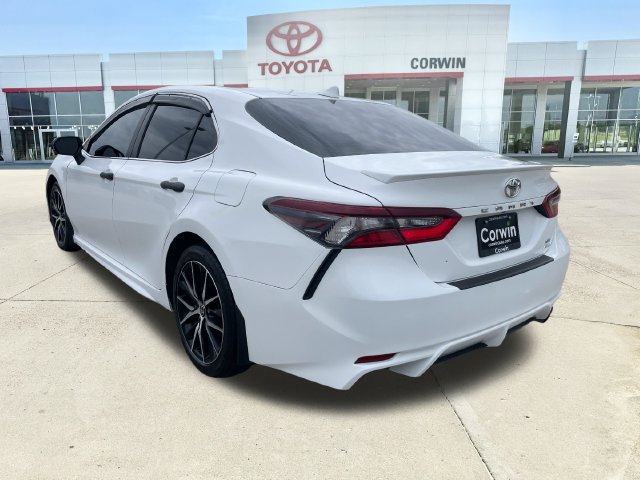 Used 2023 Toyota Camry SE AWD/4WD image 3