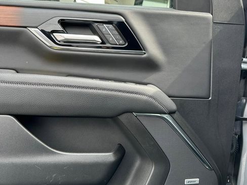 Certified 2025 GMC Yukon Denali AWD/4WD image 17