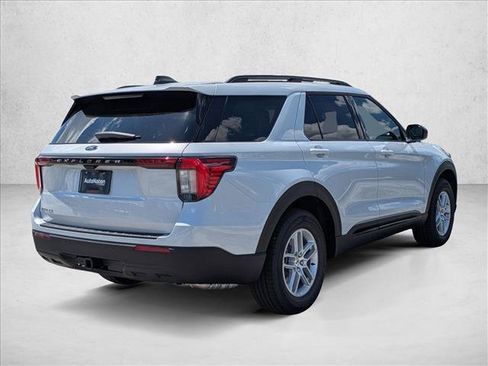 New 2026 Ford Explorer Active RWD image 8